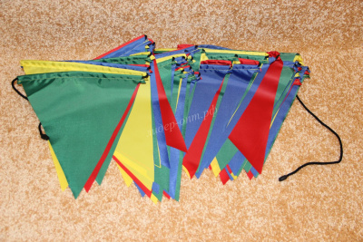 Флажки на шнуре 6 м (треугольные)