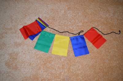 Флажки прямоугольные (28 шт) на шнуре 5 м