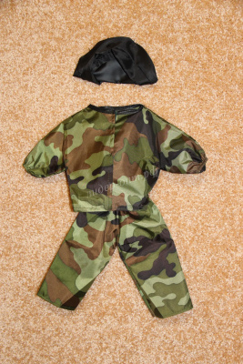 Камуфляжный костюм для куклы