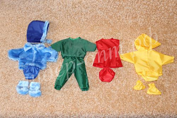 Набор кукольной одежды для разных времен года